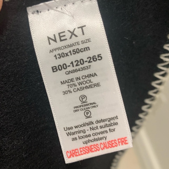 NEXT Wool & Cashmere Blend Throw Blanket - Picture 7 of 10